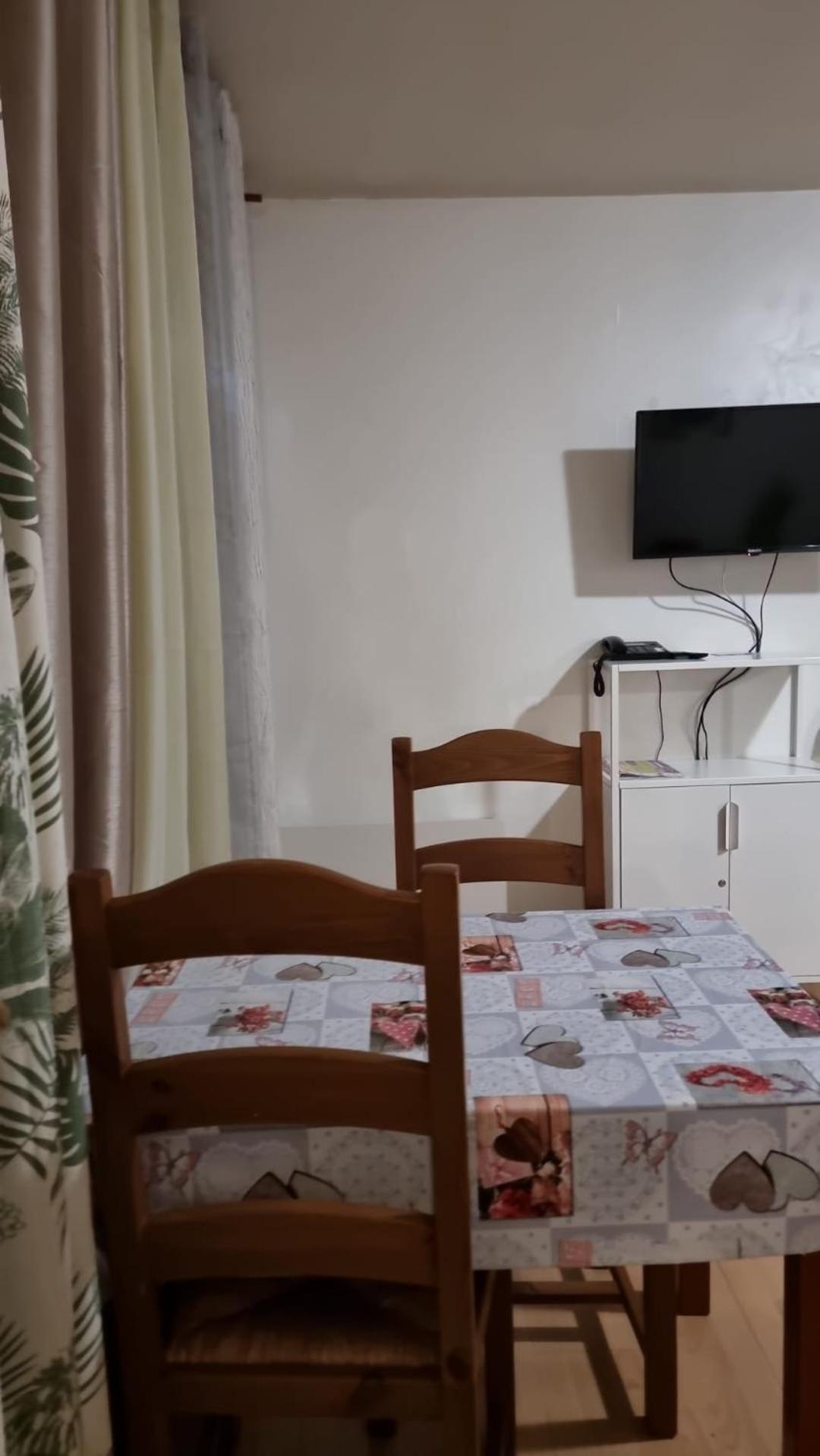 Kievaille Apartment Плезир Екстериор снимка
