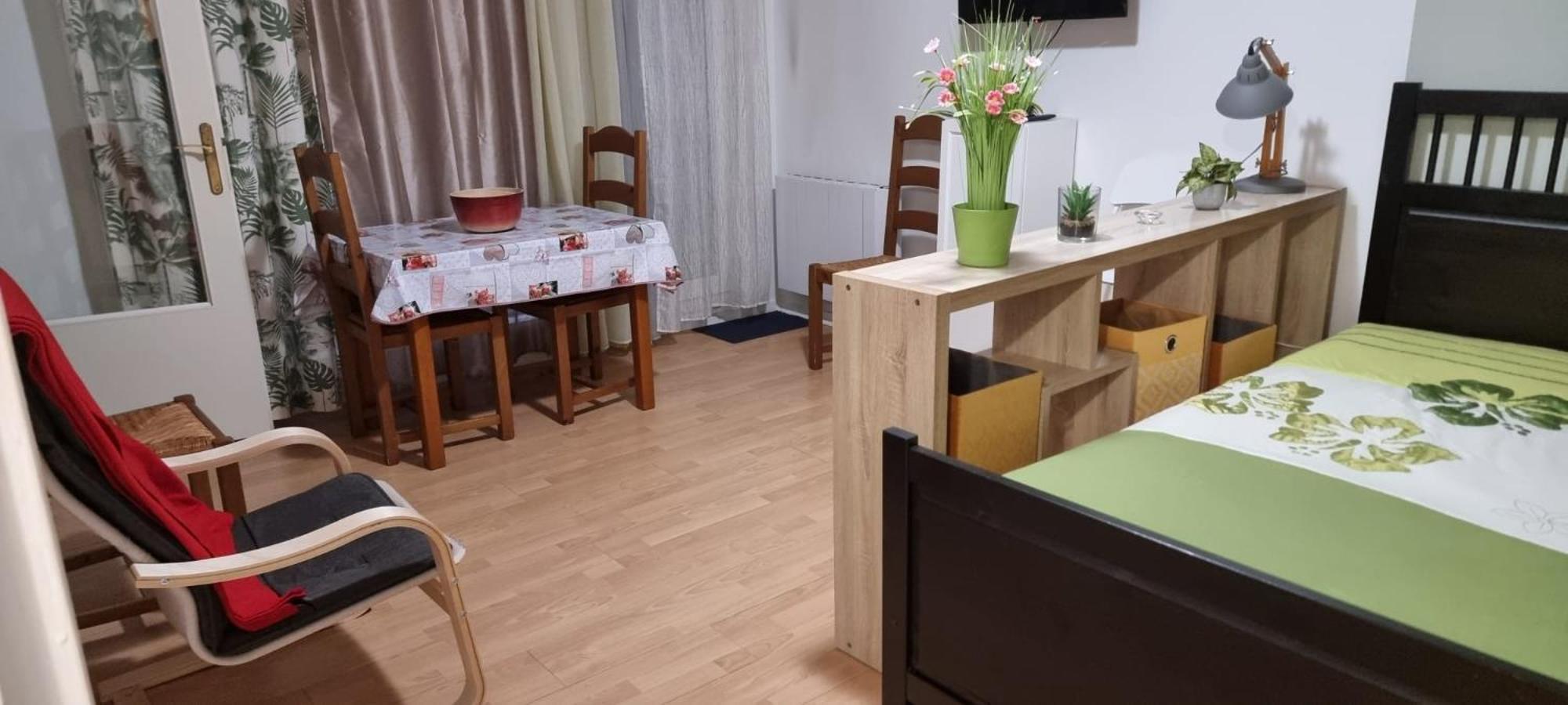 Kievaille Apartment Плезир Стая снимка